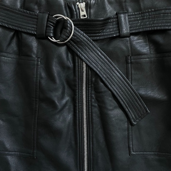 Topshop front zip faux leather mini skirt - Picture 2 of 4